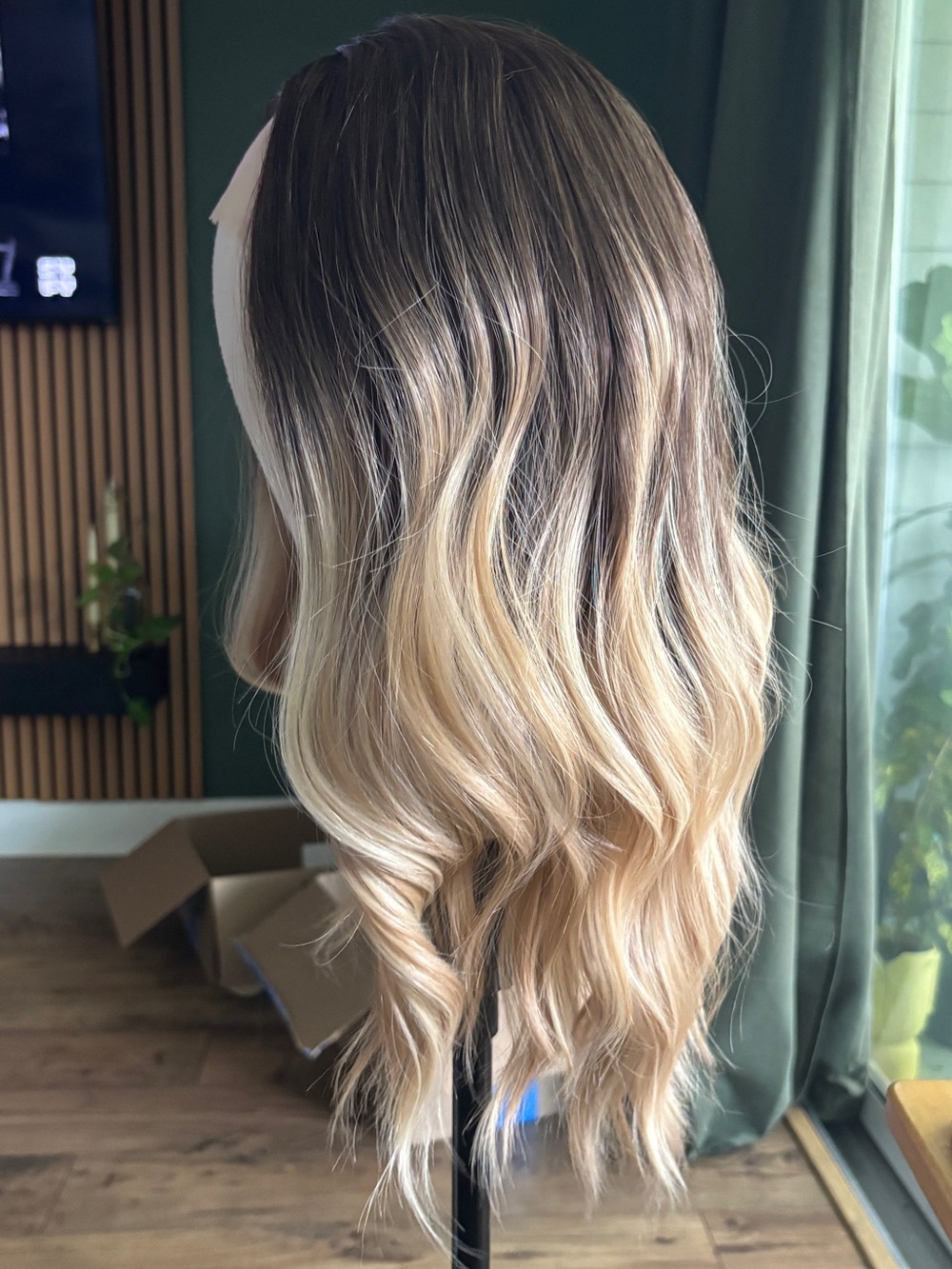 CSC Renee brand new Natural Root Blonde Balayage Wavy Lace Front Wig